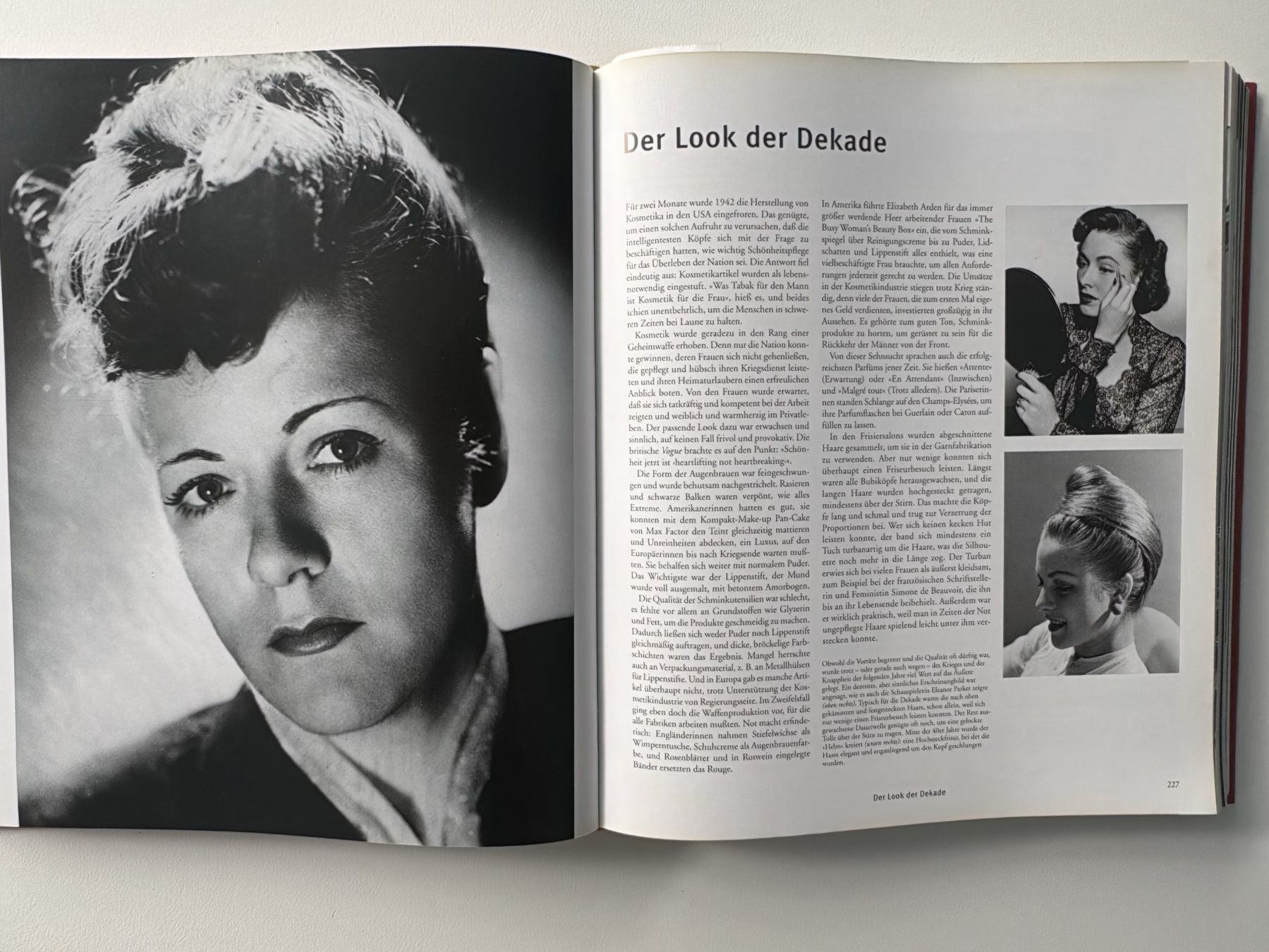 Livres: Mode - Das Jahrhundert der Designer – D'occasion à Basel par Kornblumen 2