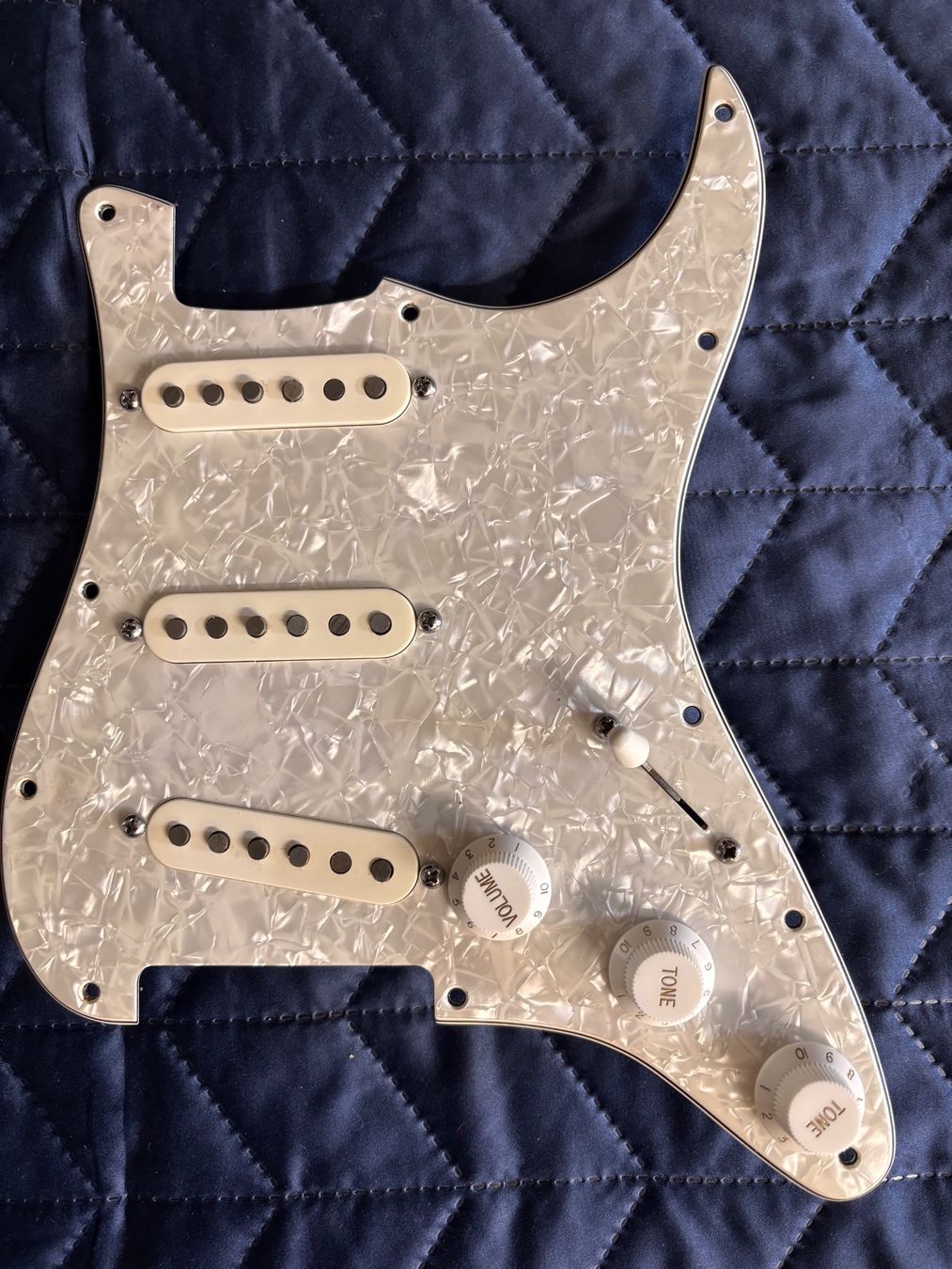 Fender Strumenti musicali: Fender USA 2007 STRATOCASTER  LOADED PICKGUARD – Usato da Buch SH venduto da JTThomas