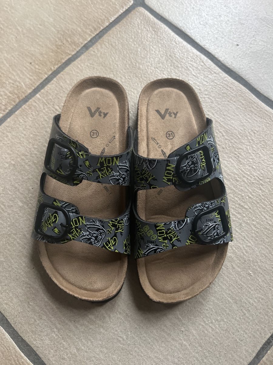 Scarpe per ragazzi: Kinder Hausschuhe – Nuovo (secondo la descrizione) da Bachenbülach venduto da Dana_Ondrasik