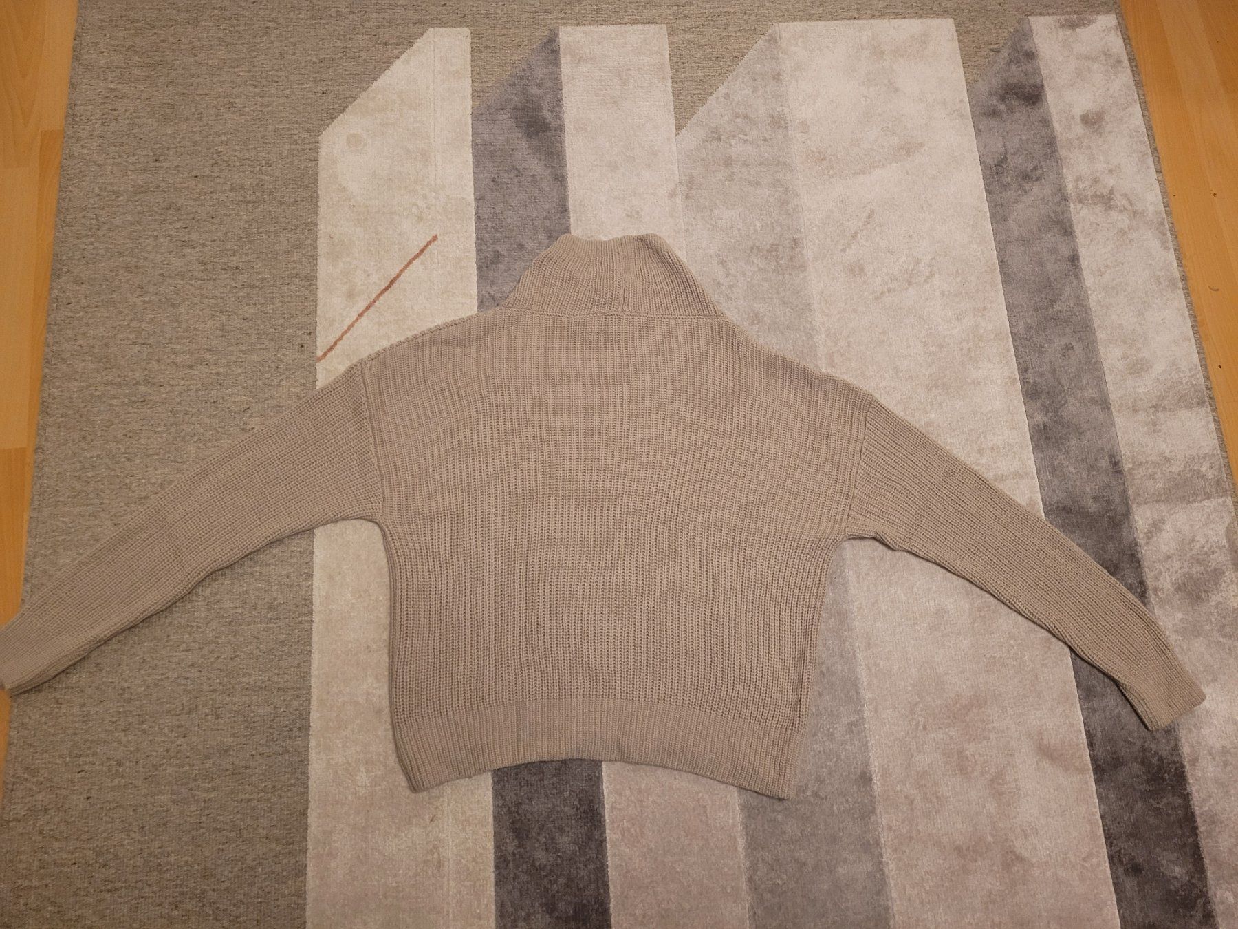 Pullover & Sweatshirts: Pomandère Wollpullover Beige Rollkragen Gr. 36 – Gebraucht aus Zürich von mgn1 4