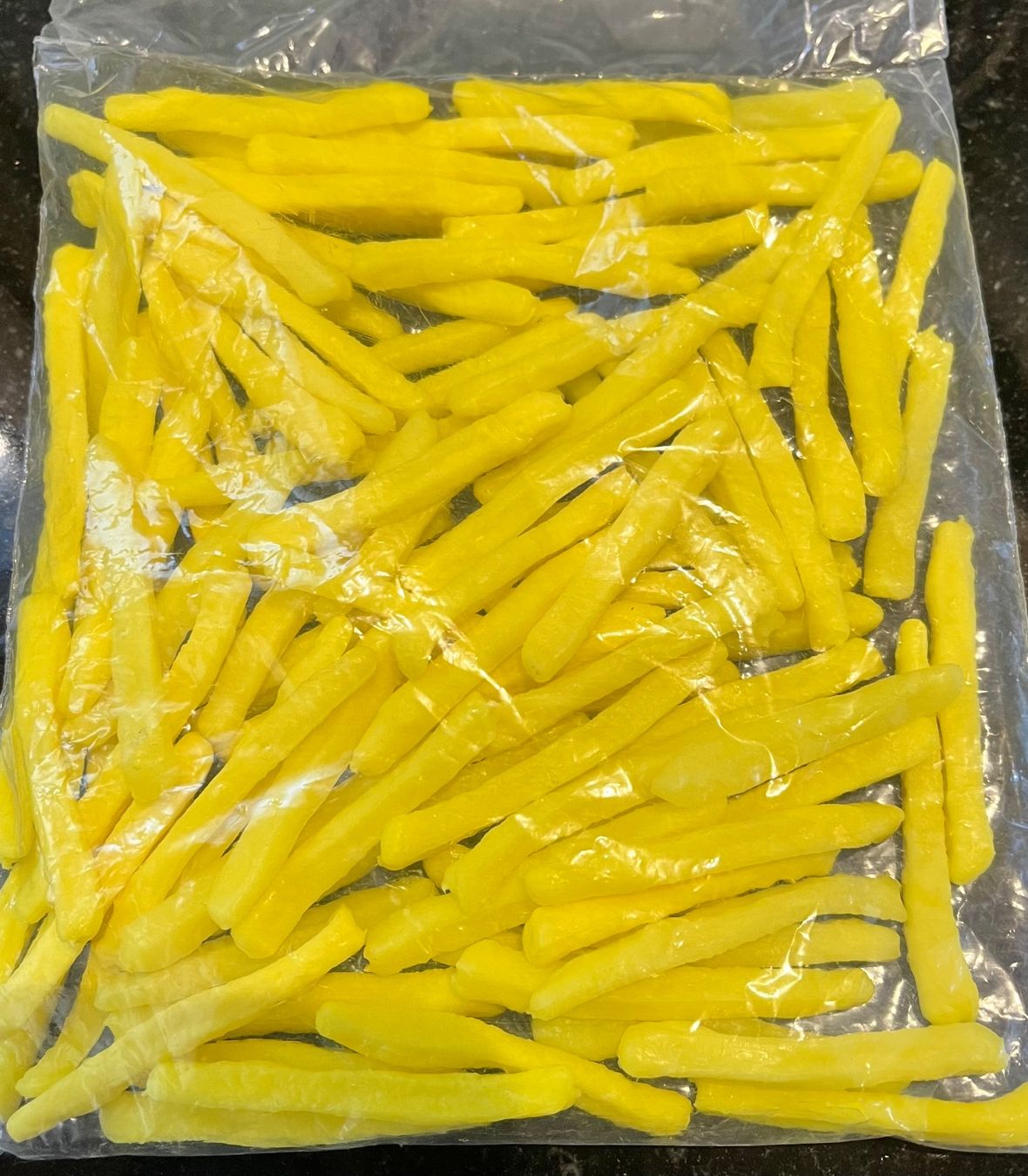 Alle Dekorationen: Pommes Kunststoff 6cm 🍟 – Neu und originalverpackt aus Uffikon von san123day 1