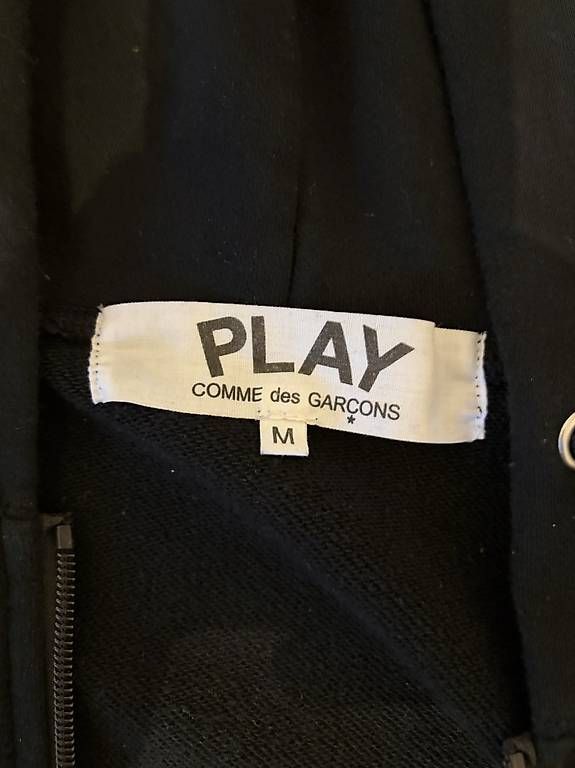 Comme Des Garcons Pullover & Sweatshirts: Comme des Garçons Play ZIP-up Sweatshirt – Gebraucht aus Bern von kil_295w 1