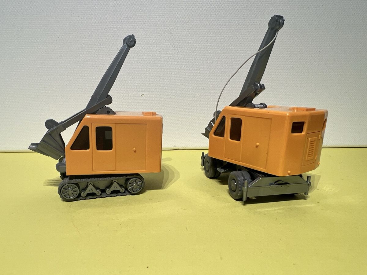 Wiking Modellini d'auto: Wiking 2x Löffelbagger 1/87 – Usato da Weinfelden venduto da Kammerflimmern 1