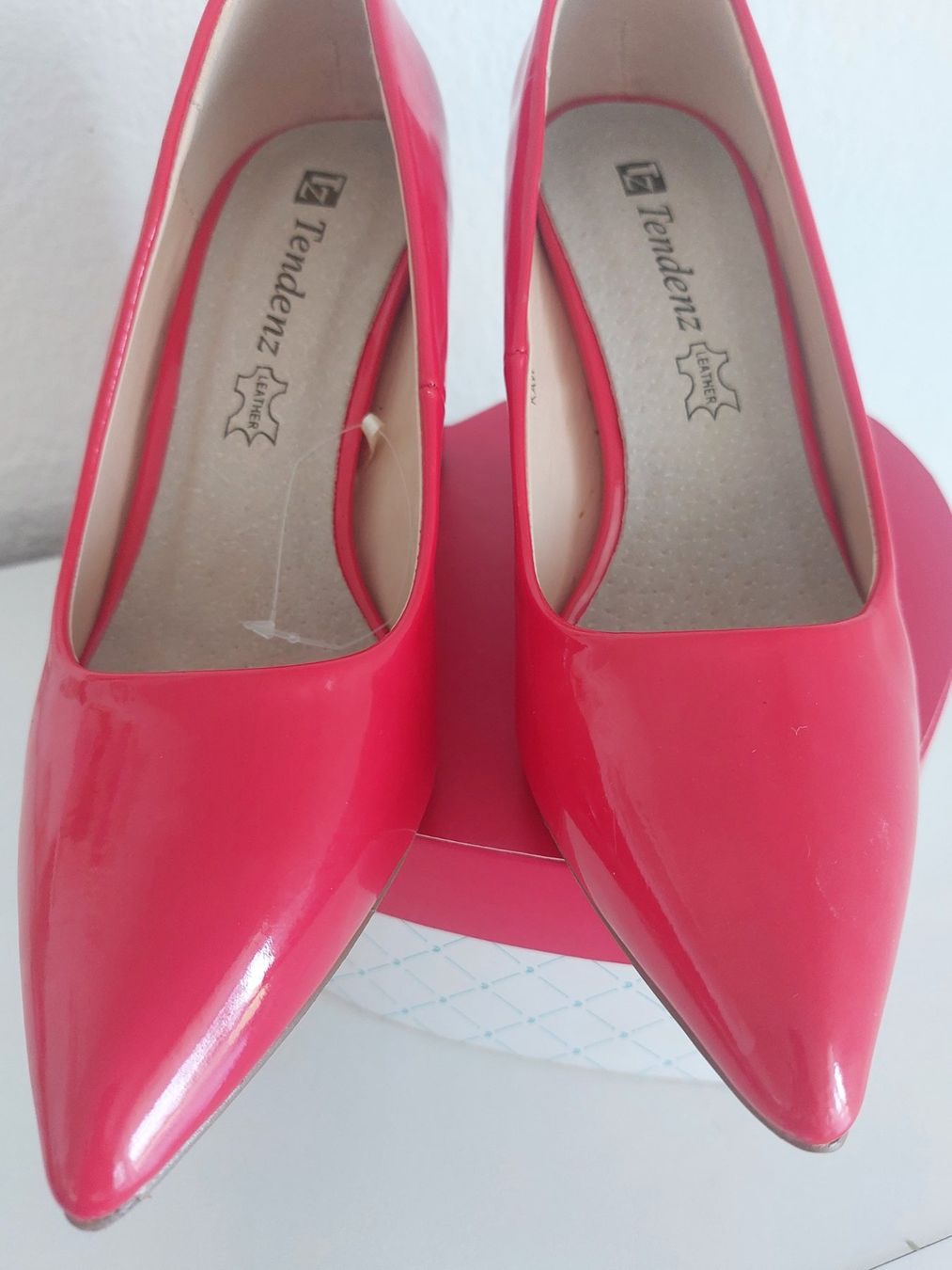 Damenschuhe: Schuhe Gr. 36, rot, NEU – Neu (gemäss Beschreibung) aus Au ZH von mar_6z5k