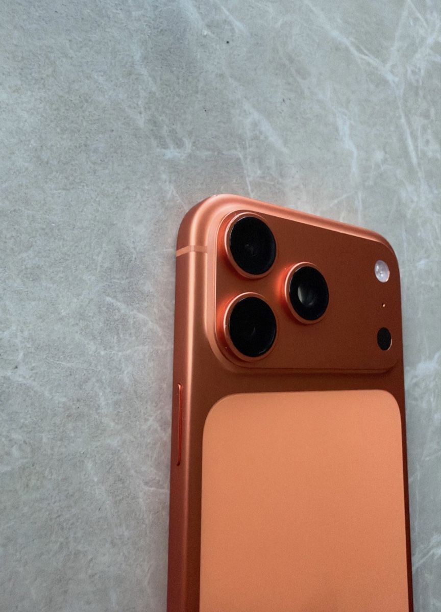 Apple Handys / Smartphones: Apple iPhone Smartphone  17 pro max Orange – Gebraucht aus Bischofszell von kik_5lpq 1