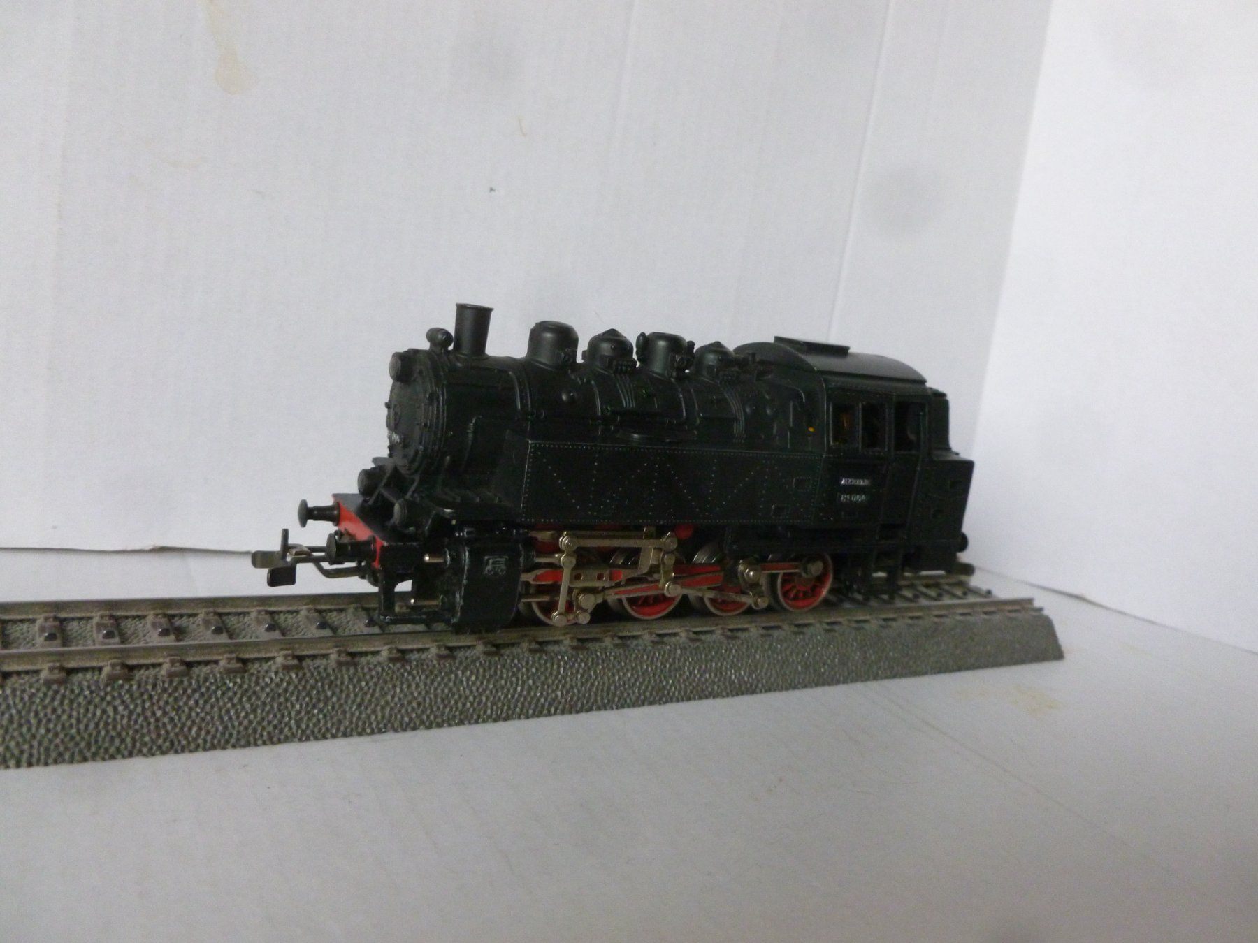 Märklin Modellini di ferrovie: Märklin 3031 BR81 – Usato da Bubikon venduto da Br103er