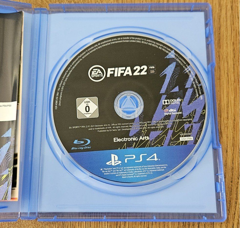 Sony Console: PS4 500GB, inkl. 4 Controller, Ladestation und Games – Usato da Chur venduto da dre_7spd 8