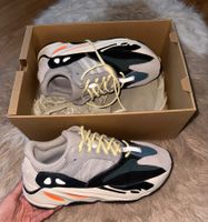 Yeezy Boost 700 (US 8 / EU 41 1/3) [Neuwertig]