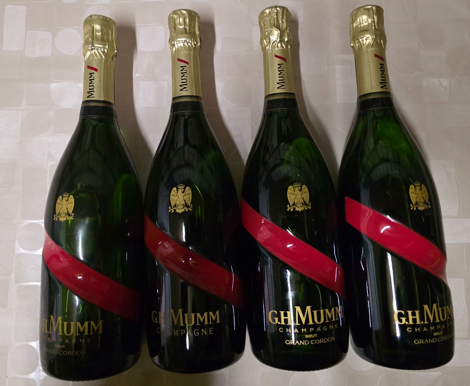 Vino: G.H MUMM CHAMPANGE BRUT 4 FLASCHE – Nuovo (secondo la descrizione) da Schönenwerd venduto da 1952kv