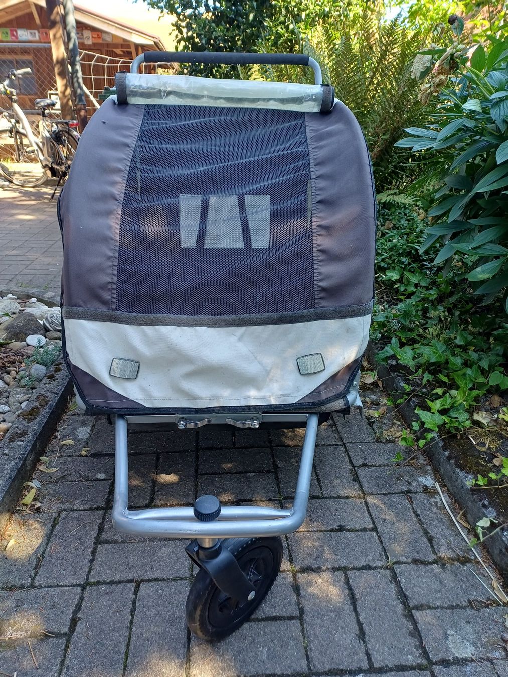 Anhänger: Kinder-Veloanhänger – Gebraucht aus Roggliswil von sas_b8c8 4
