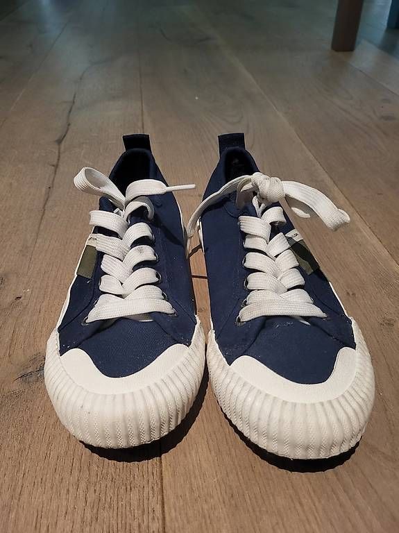 Scarpe da uomo: Tom tailor grösse 34 blau weiss Stoff sneaker – Usato da Schänis venduto da Sonntagskind89
