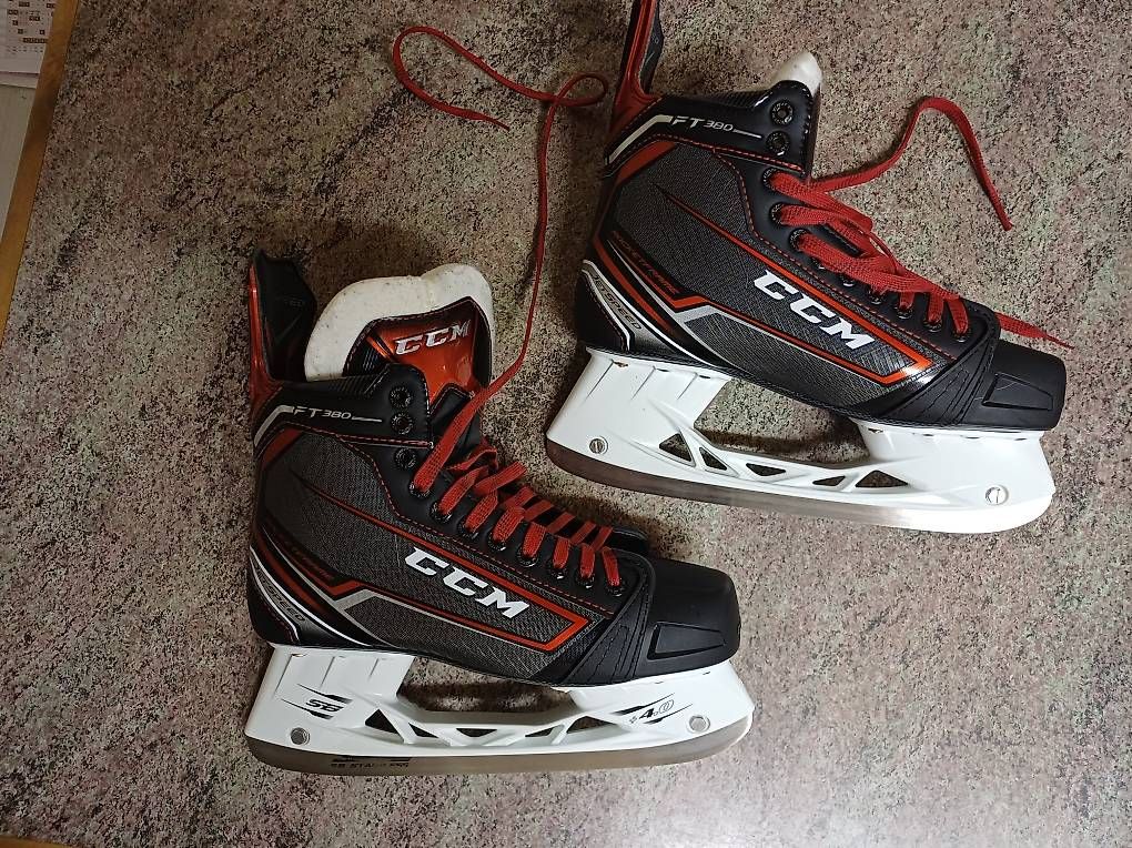 Ccm Patins à glace: Schlittschuhe CCM Rocketframe Jet Speed FT 380 – D'occasion à Altwis par gammon18