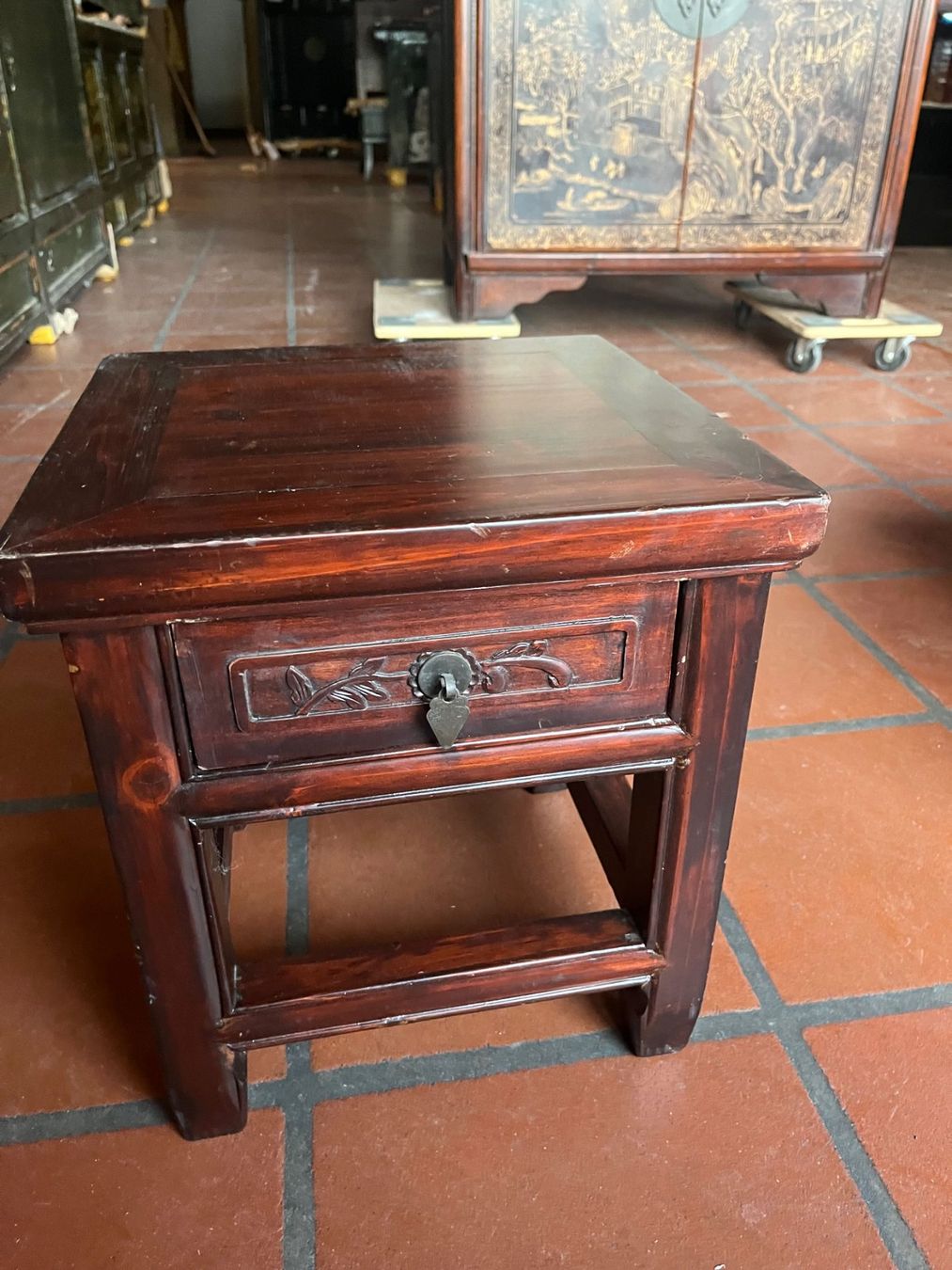 Comodini: Antiker chinesischer Beistelltisch/Nachttisch – Nuovo (secondo la descrizione) da Cham venduto da mjg1901 1