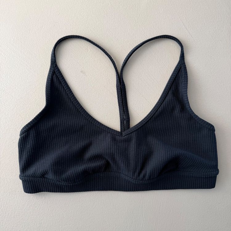alo-yoga-ribbed-blissful-sports-bra-black-gebraucht-in-z-rich-f-r