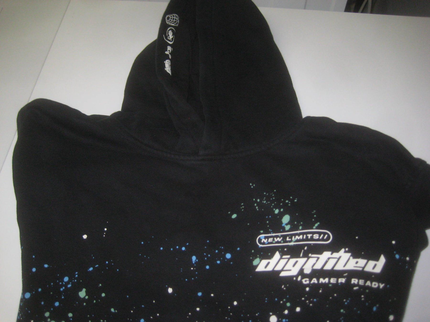 Pullover & Sweatshirts: KNABEN KAPUTZENPULLI – Gebraucht aus Uster von flocke1 3