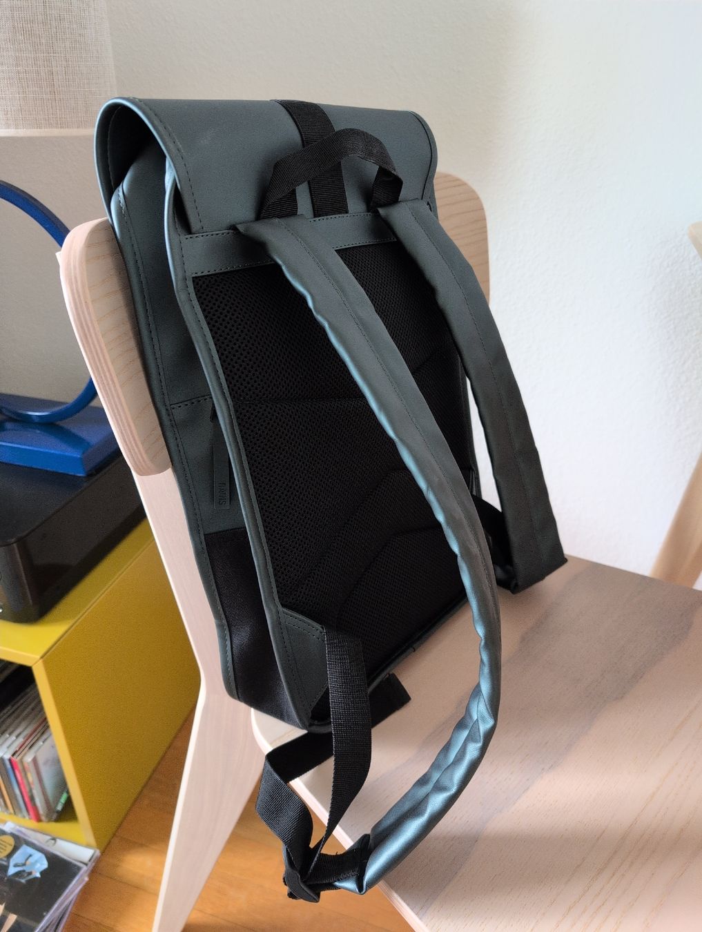Rains Zaini: Stylish Rains Backpack – Nuovo (secondo la descrizione) da Lausanne venduto da mat_v559 1