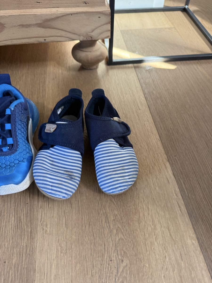 Scarpe per ragazzi: Kinderschuhe Gr. 25-26 – Usato da Küsnacht ZH venduto da Loette 1
