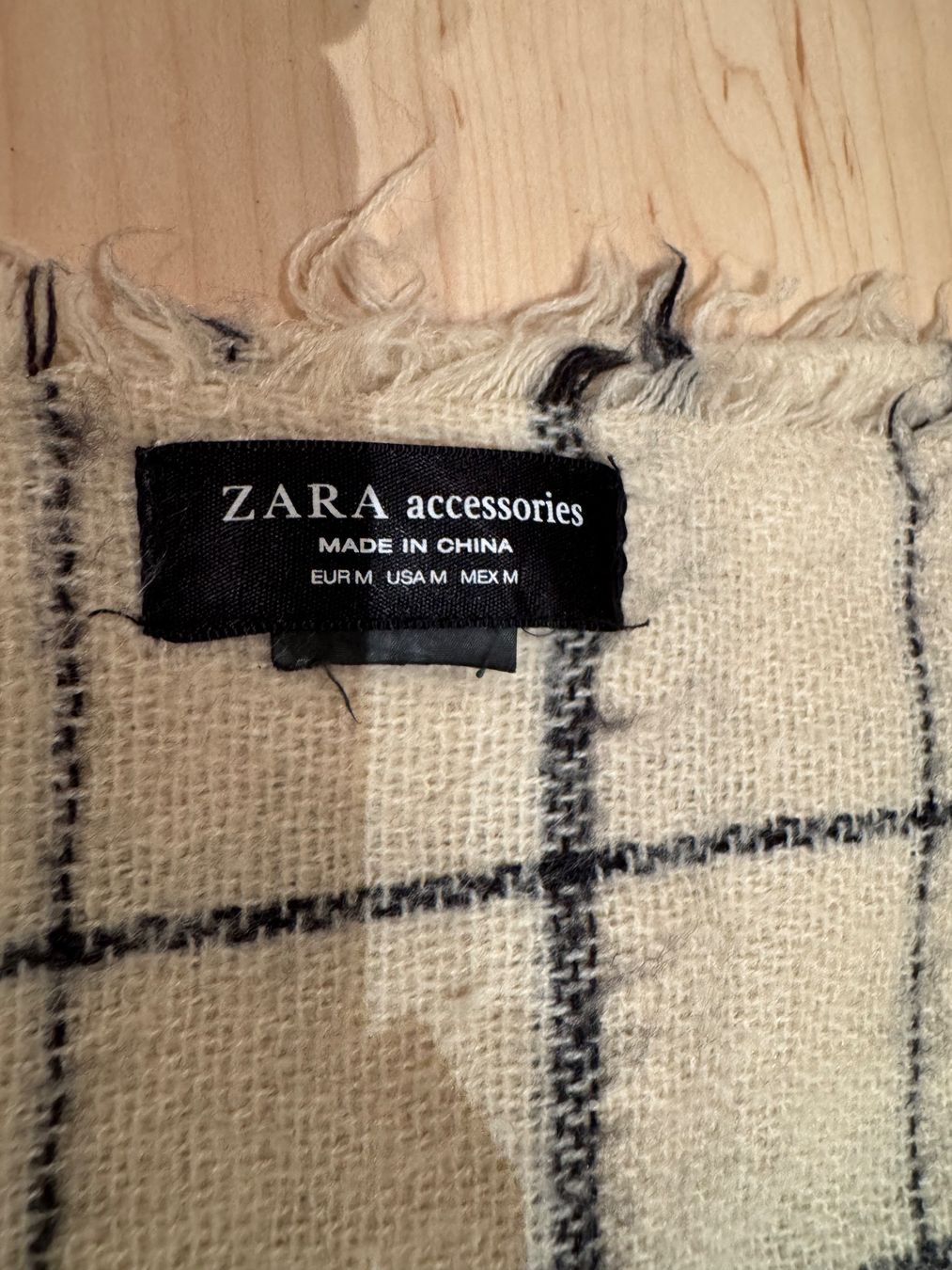 Zara Foulard & Sciarpe: Écharpe - Zara – Usato da Denens venduto da sar_5wlm 2
