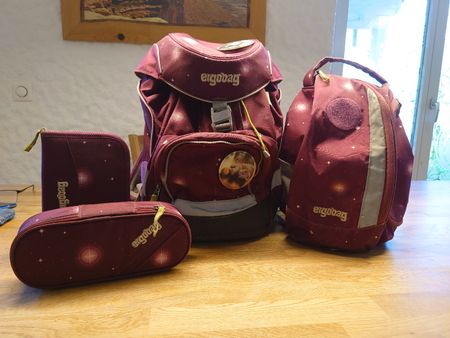 Schulrucksack Ergobag mit Turnsack und 2 Etuis 