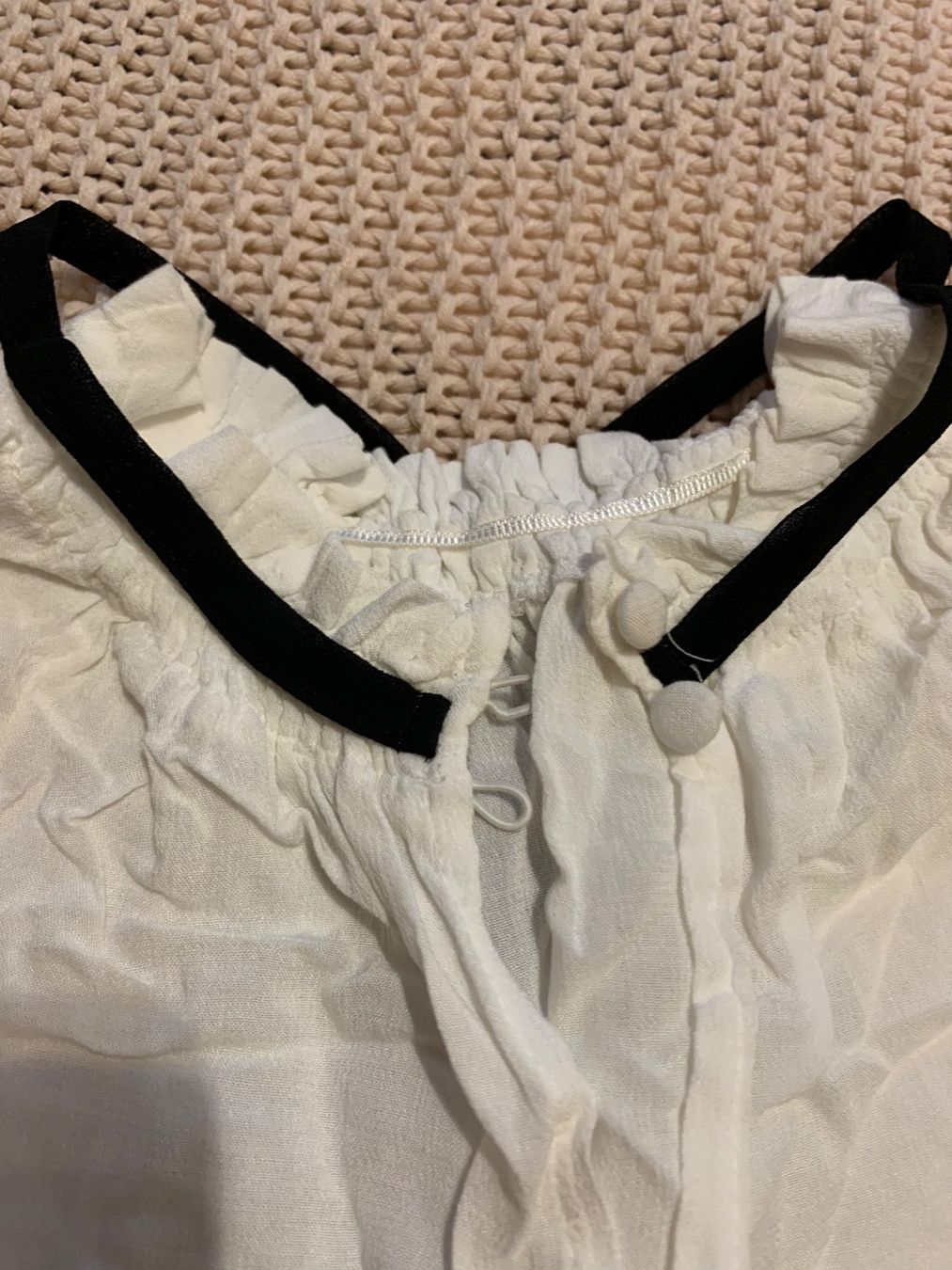 Blusen: Chemisier blanc avec détail noir – Neu (gemäss Beschreibung) aus Montreux von iizaa811 2