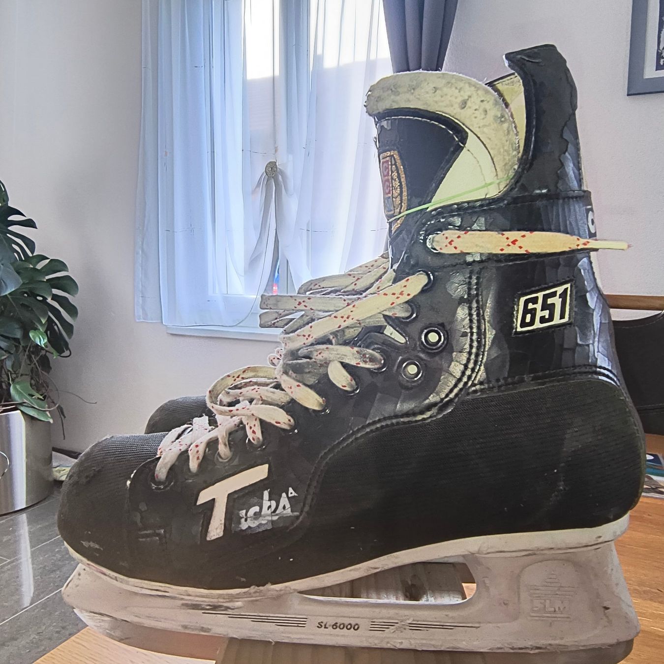 Ccm Pattini da ghiaccio: Schlittschuhe Gr.40/41 CCM – Usato da Obergösgen venduto da bea_cvf5