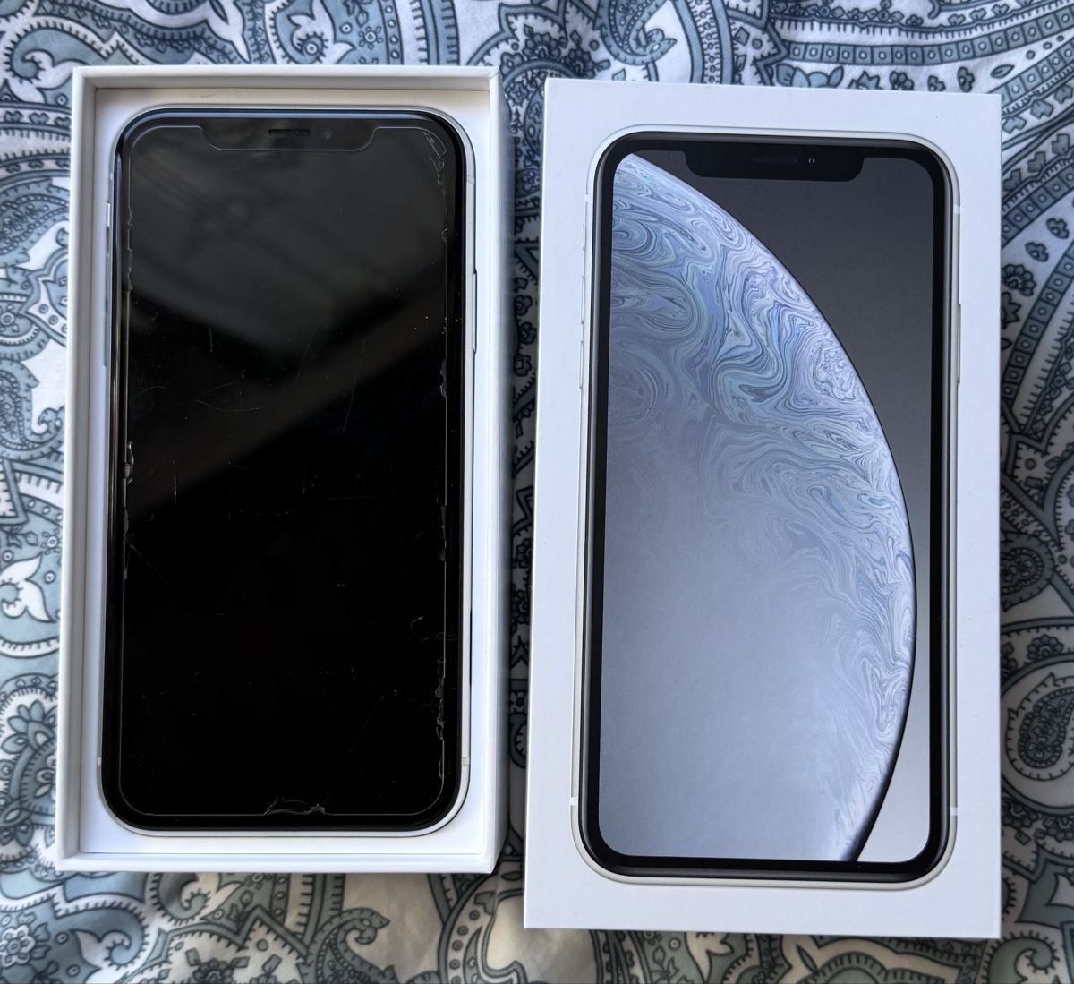 Apple Telefoni cellulari / Smartphones: Apple iPhone XR weiss, 64GB – Usato da Derendingen venduto da lea_so 1