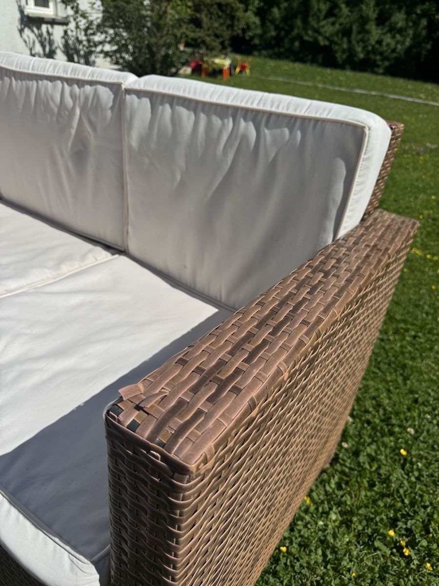 Sedie a sdraio: Rattan Sofa (3 seater) with table  – Usato da Meilen venduto da gpiperuk 3