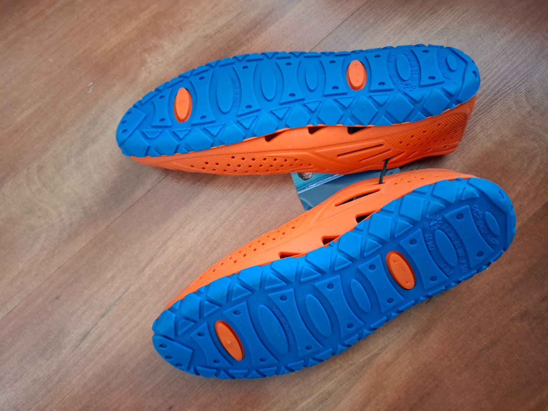 Scarpe da uomo: Badeschuhe Gr. 35  Neuwertig ***TOP-Preis*** – Nuovo (secondo la descrizione) da Roggwil BE venduto da Konda 1