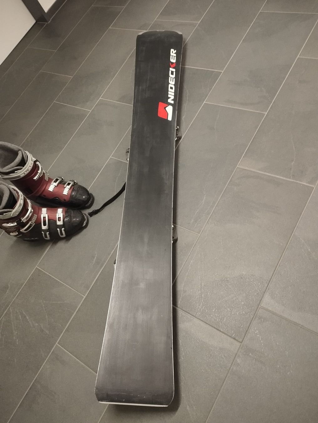 Nidecker Board: Snowboard Race Board Niedecker – Usato da Bonaduz venduto da unihockey30 3
