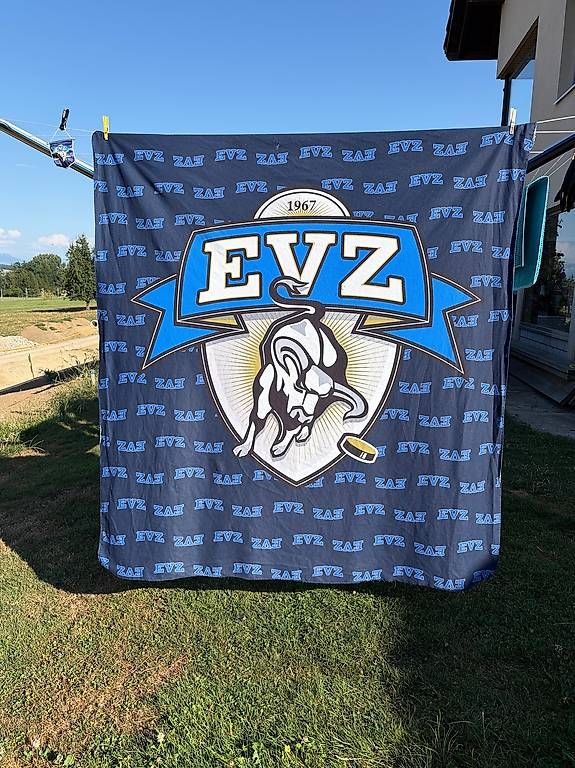 Coperte: EVZ Decke mit Wimpel – Usato da Nottwil venduto da Frontal 1