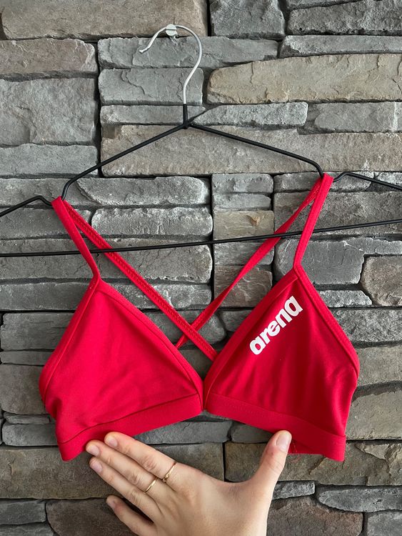 haut-de-maillot-de-bain-arena-rouge-d-occasion-vuadens-pour-chf-9