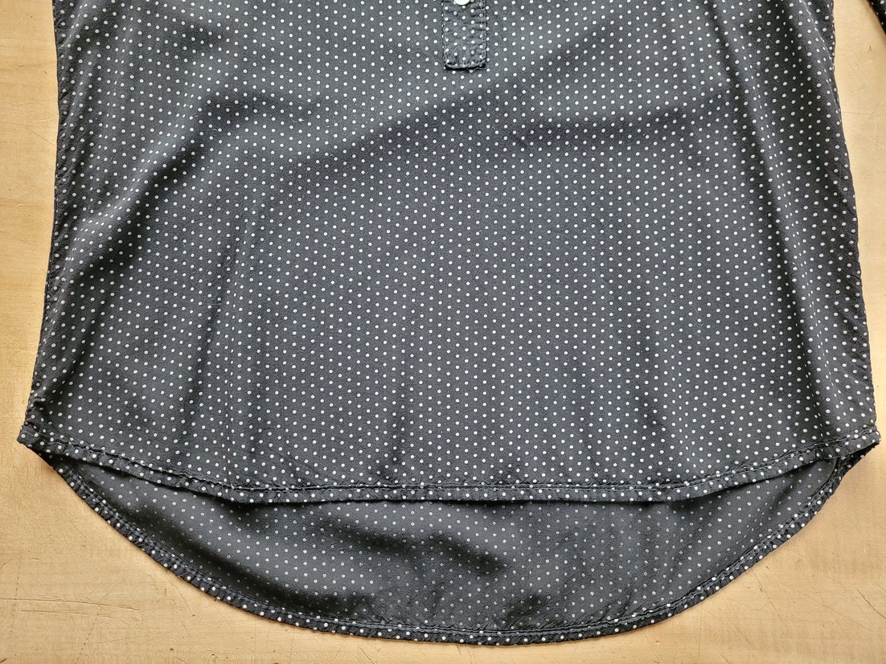 Blusen: Hübsche Bluse, gekauft bei NILE. 100% Viskose – Gebraucht aus Zürich von Engiadinabassa 7
