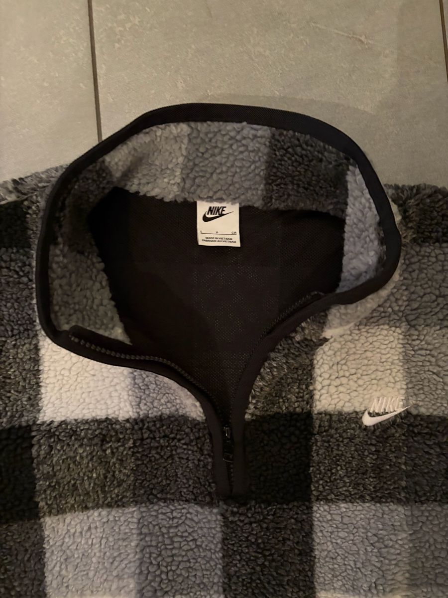 Maglioni & Felpe: Nike Fleece Pullover – Nuovo (secondo la descrizione) da Wallisellen venduto da Xanthipus 1