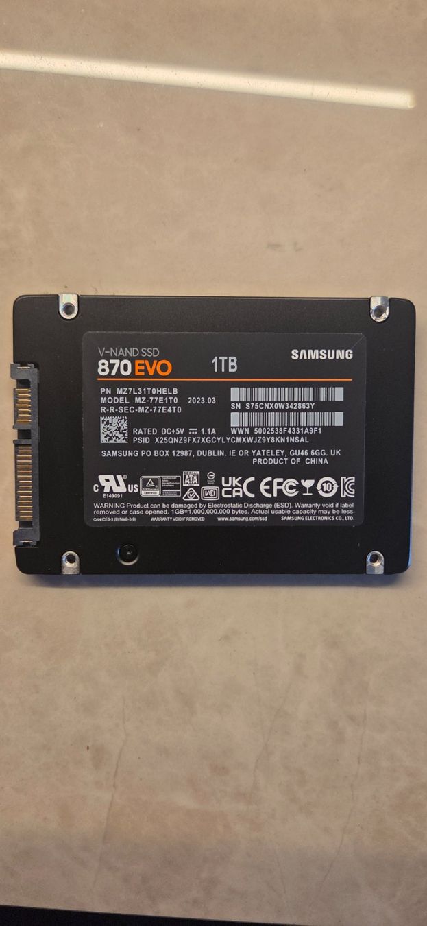 Samsung Dischi rigidi: 1TB Samsung 870Evo SSD neuwertig – Usato da Zihlschlacht venduto da vogelgrip