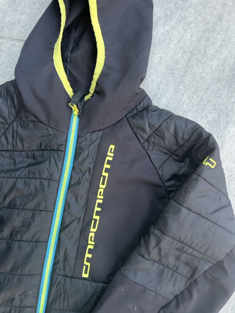 CMP Jacken & Mäntel: CMP Jacke Grösse 116 schwarz mit Kapuze – Gebraucht aus Eschenbach SG von bushika 1