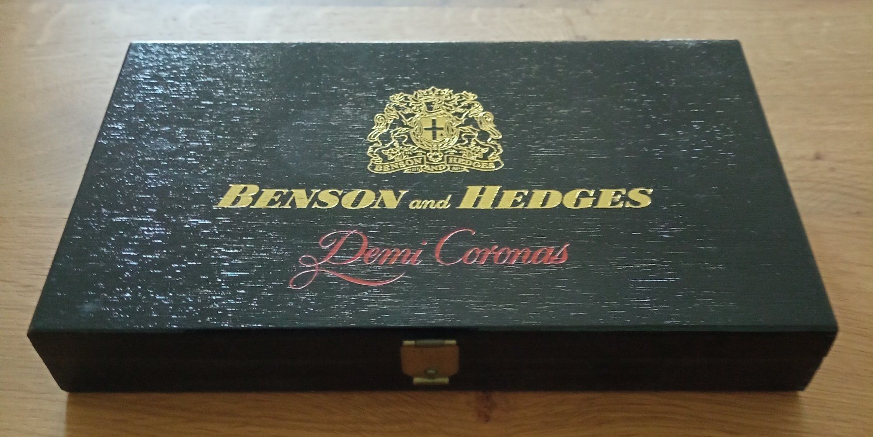 Altri Prodotti per fumatori: Zigarrenschachtel (leer) 'Benson and Hedges' – Usato da Schwarzenburg venduto da Miri13 1