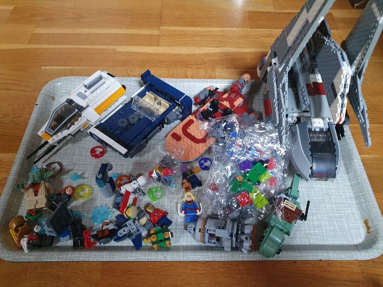Lego Kit di costruzioni: Lot Lego Star Wars et Marvel – Usato da Bernex venduto da Mardone