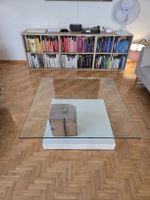 Schubiger Stilvoller Couchtisch aus Glas