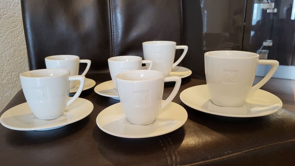 LOT DE 4 TASSES A CAFE ET 4 SOUS-TASSES NESPRESSO