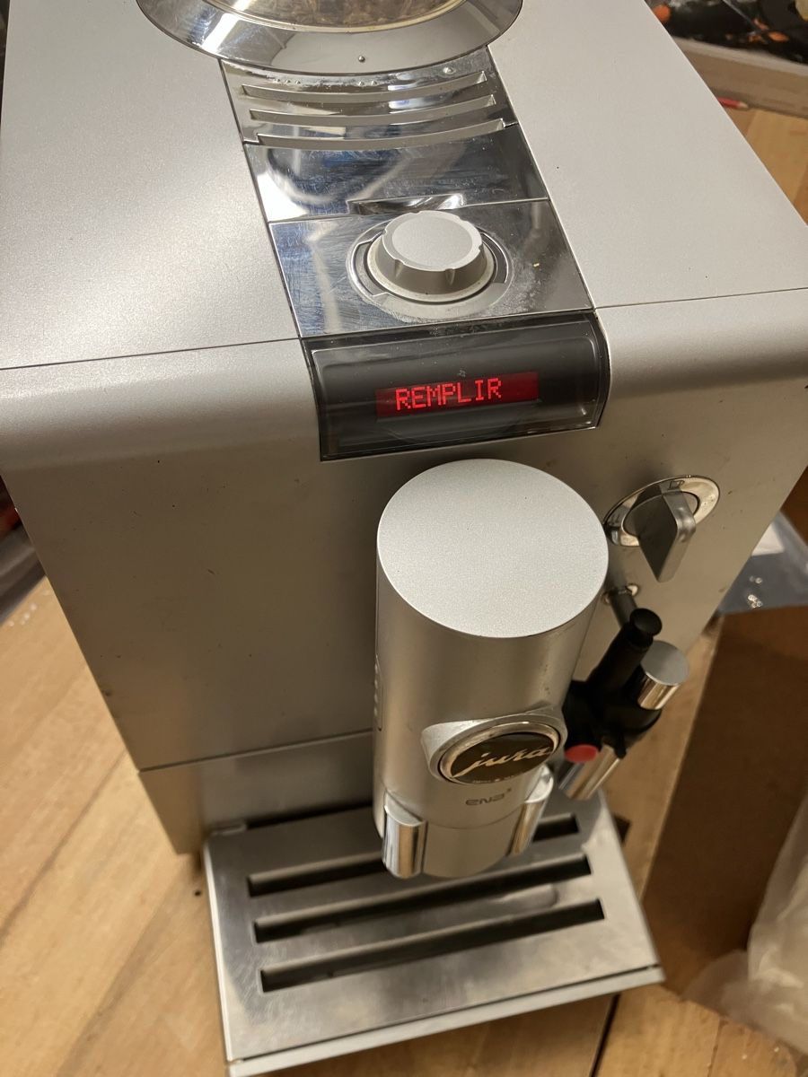 Jura Kaffeemaschinen & Espressomaschinen: Kaffee-Vollautomat Jura – Gebraucht aus Meilen von altviool 2
