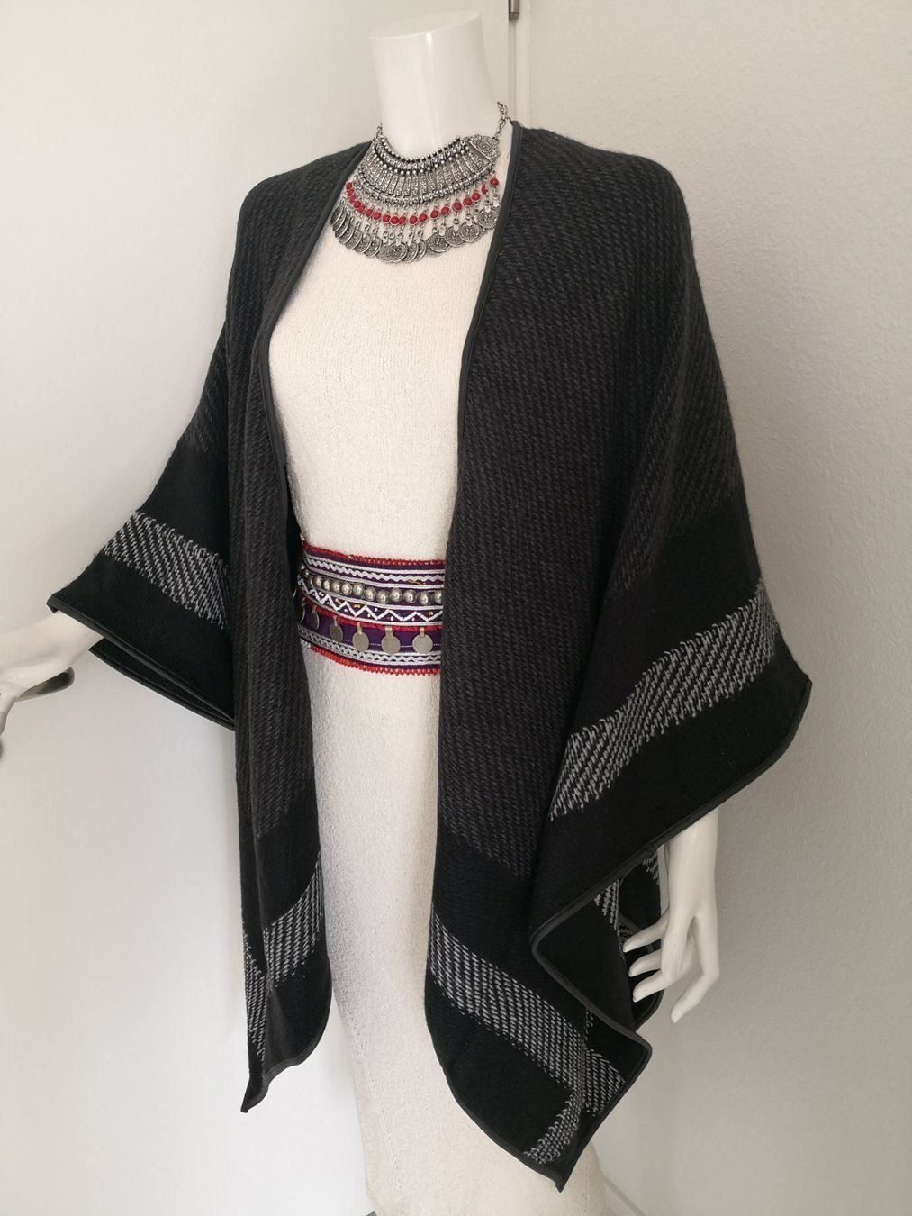 Mango Giacche: 🤩MANGO STRICK-PONCHO SCHWARZ NEU & PRADA P. – Nuovo (secondo la descrizione) da Olten venduto da Naja-Twins-Twins 2