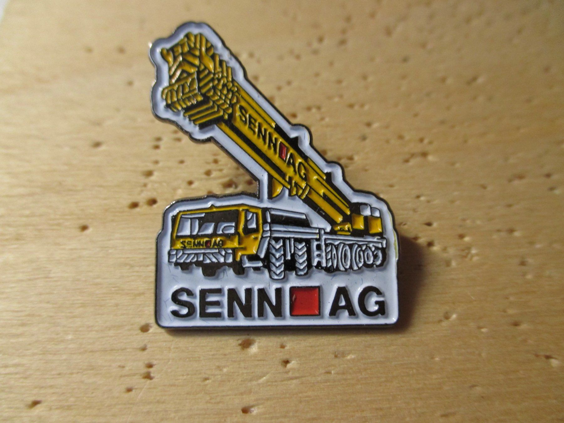 Placchette & Badge: Senn AG Pneukran Liebherr oder Grove Pin – Nuovo (secondo la descrizione) da Felsberg venduto da sanwill