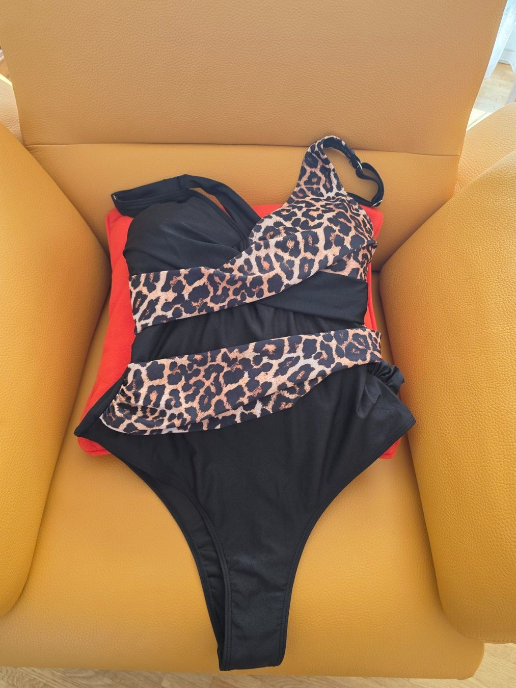 Badekleider & Bikinis: Badeanzug , Fabrikneu XL – Neu (gemäss Beschreibung) aus Zufikon von manifesto