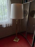 Elegante Stehlampe, Lampenschirm Stoff