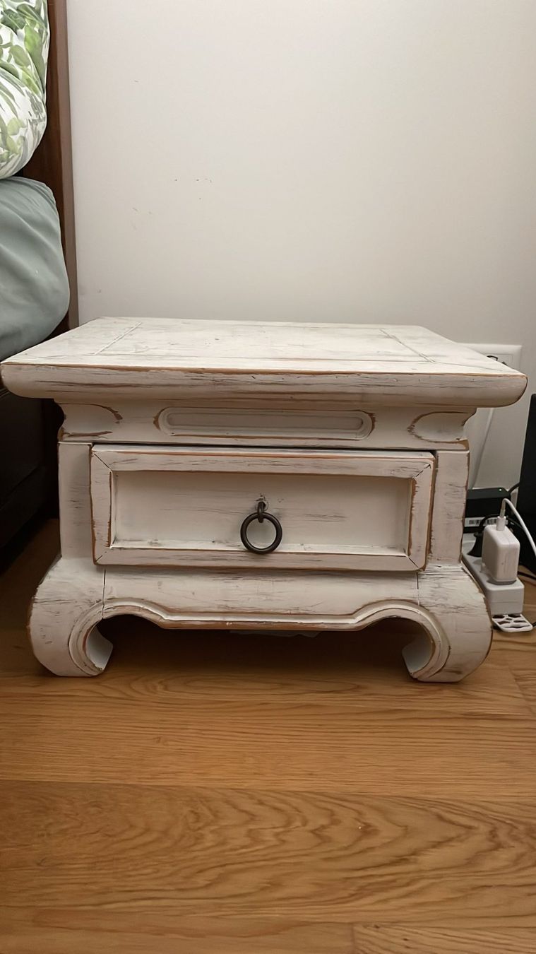 Comodini: Vintage distressed bedside table – Usato da Luzern venduto da kim_my9c