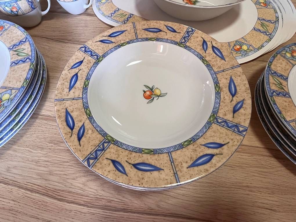 Set di piatti: Service de table complet  66 pièces – Usato da Genève venduto da maf_snd7 1