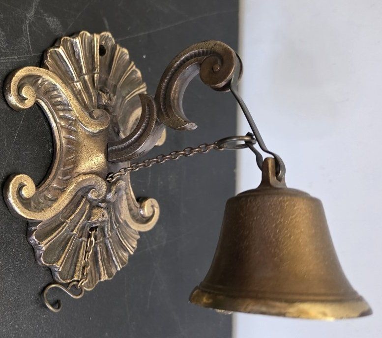 Campanacci mucche: Vintage Wandglocke aus Messing Glocke – Usato da Flums venduto da Flumsantik 2