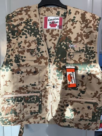 Gilet de chasse camouflage nombreuses poches Canadian Outdoo