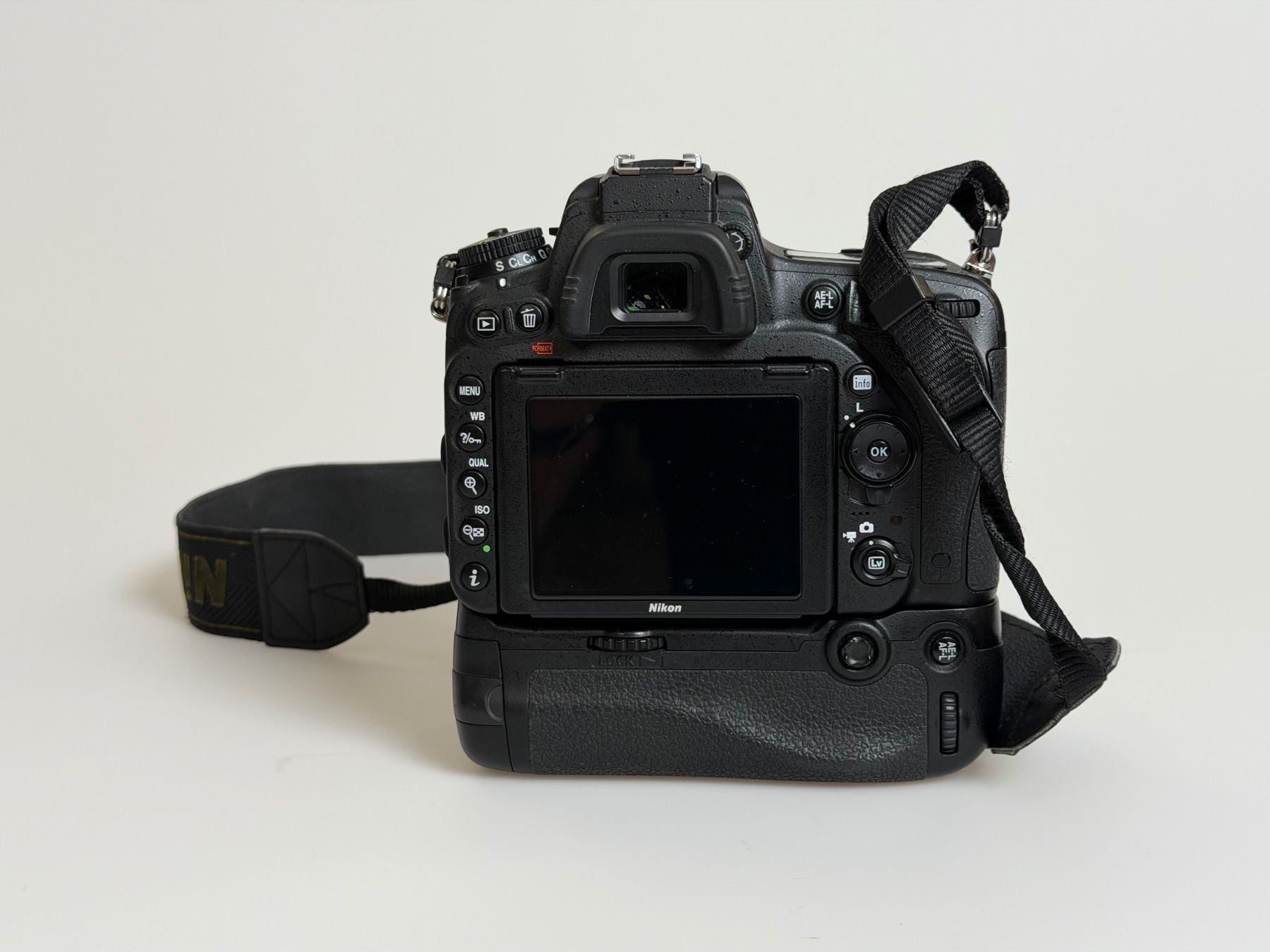 Nikon Fotocamera: Nikon D750 Spiegelreflex Digitalkamera m. Multipowerbatterp. – Usato da Bachenbülach venduto da welcome-48B 1