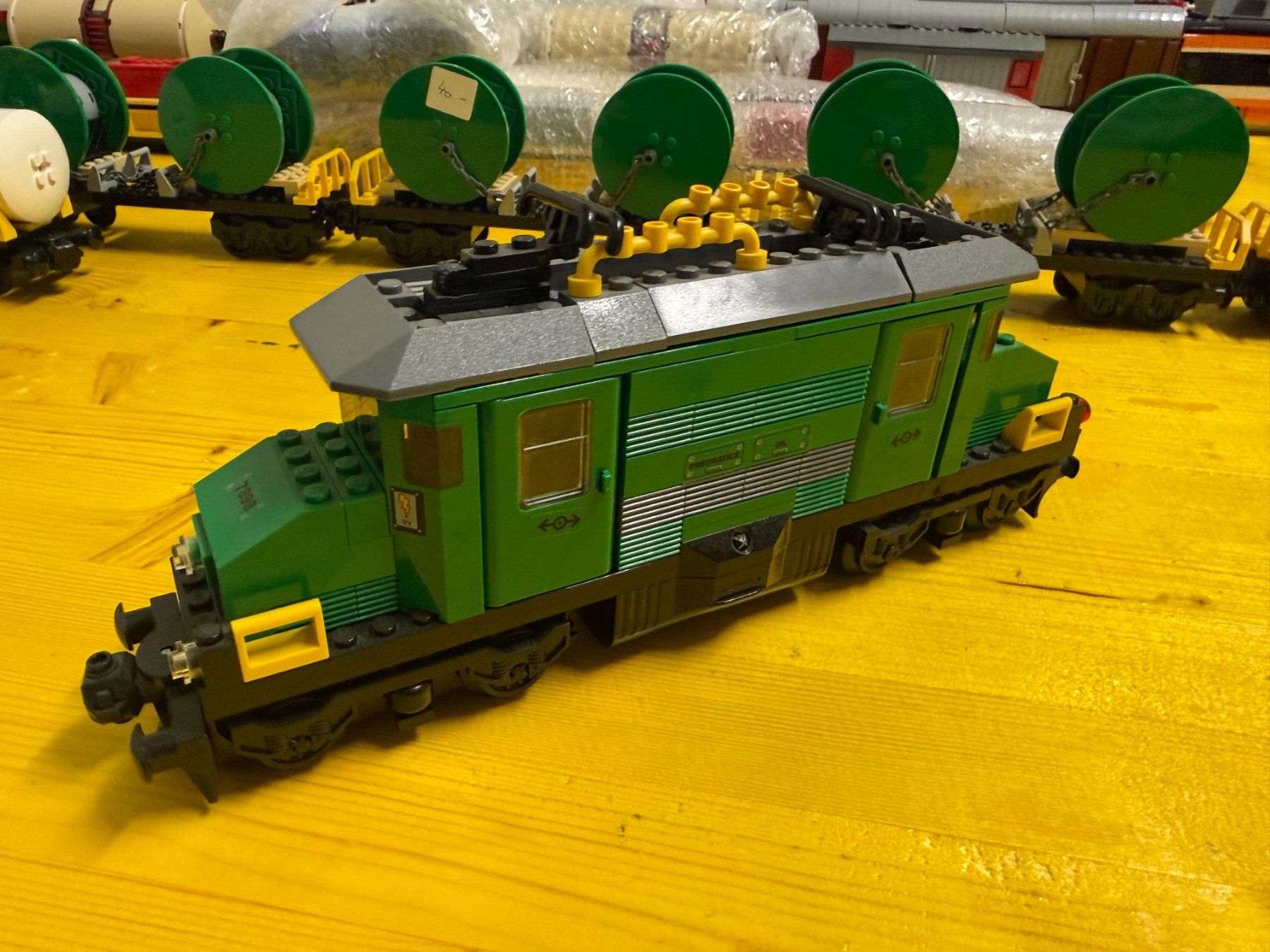Lego Spielzeuge: LEGO Güterlokomotive 7998 – Gebraucht aus Giswil von Raglauna